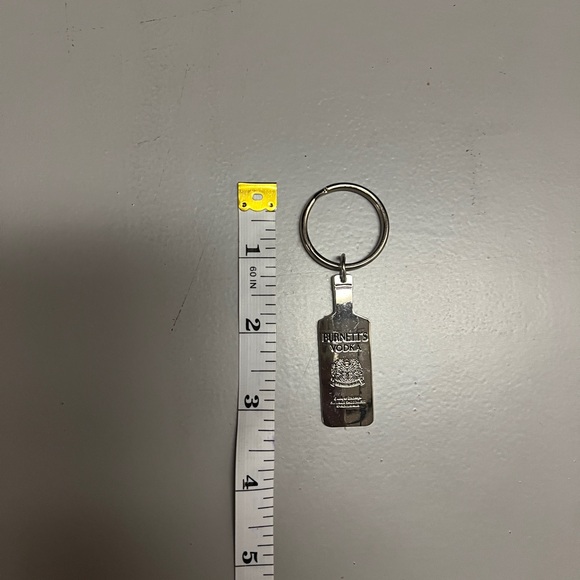 Burnett’s Vodka Alcohol Keyring Keychain - Picture 2 of 2